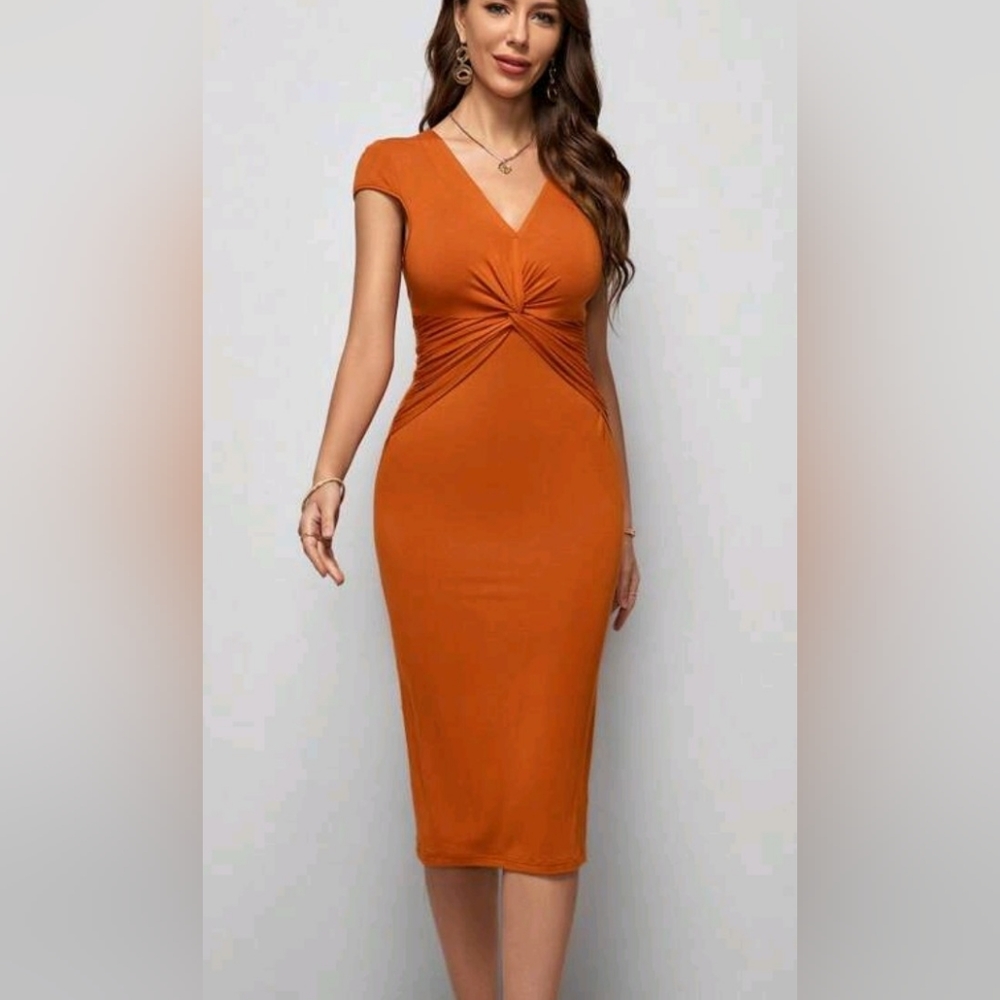 Shirt Sleeved Sexy Orange Maxi Bodycun Dress with Cinched Breast